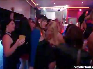 Petrecere fete clubbing și futand