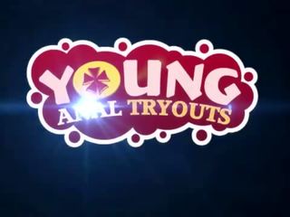 צעיר אנאלי tryouts - עמוק מציצות כל יום